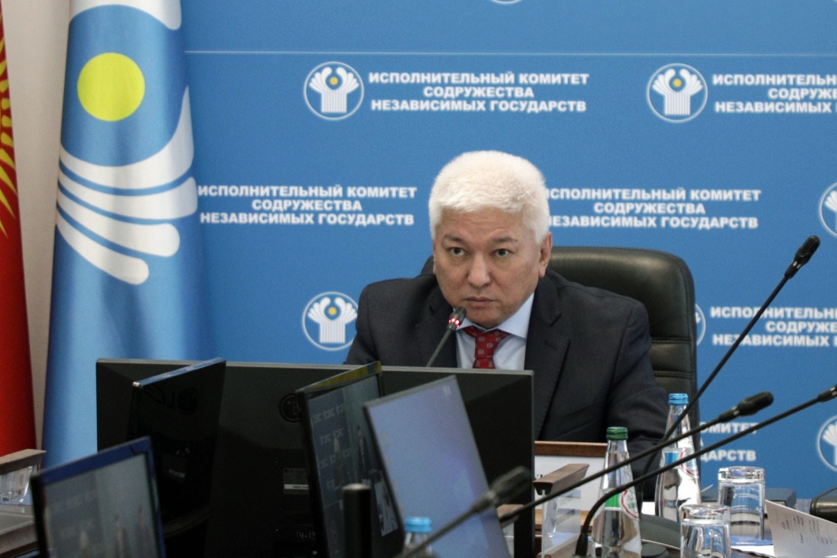 Открытие заседания заместителем директора департамента по сотрудничеству в сфере безопасности – начальником отдела по сотрудничеству в сфере обороны Исполнительного комитета СНГ Джаксыбековым А.А.