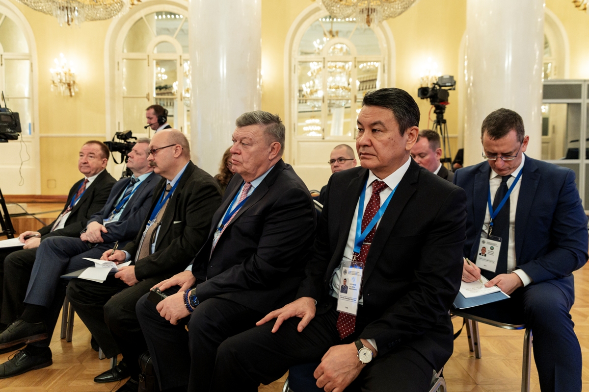 Участники совместного заседания Совета и восемнадцатого пленарного заседания Парламентской Ассамблеи ОДКБ