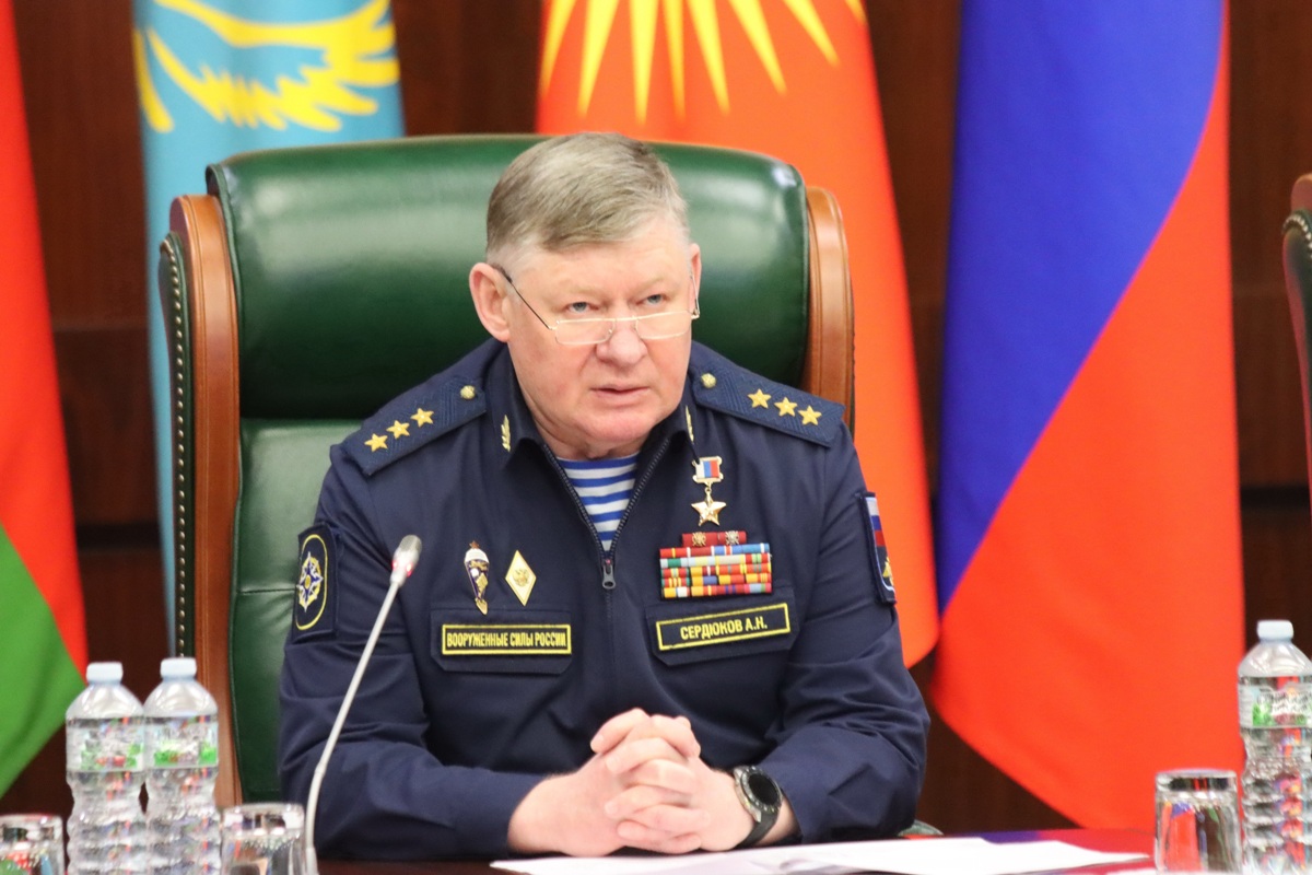 Открытие первых штабных переговоров начальником Объединенного штаба ОДКБ генерал-полковником Сердюковым А.Н. 