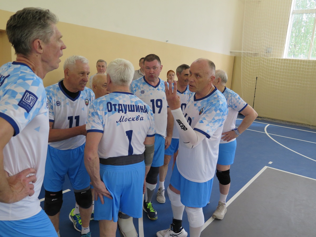 Игровой момент памятного турнира.