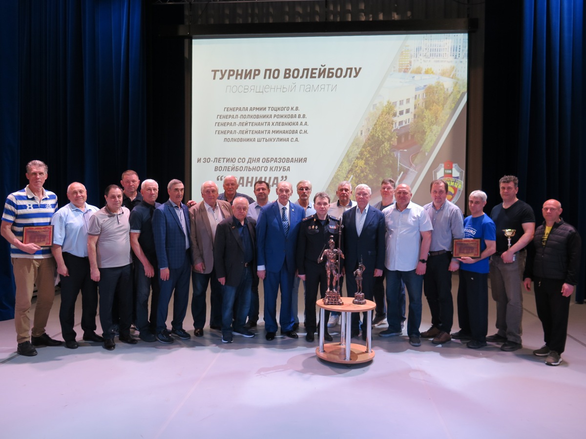 Памятное фото участников турнира