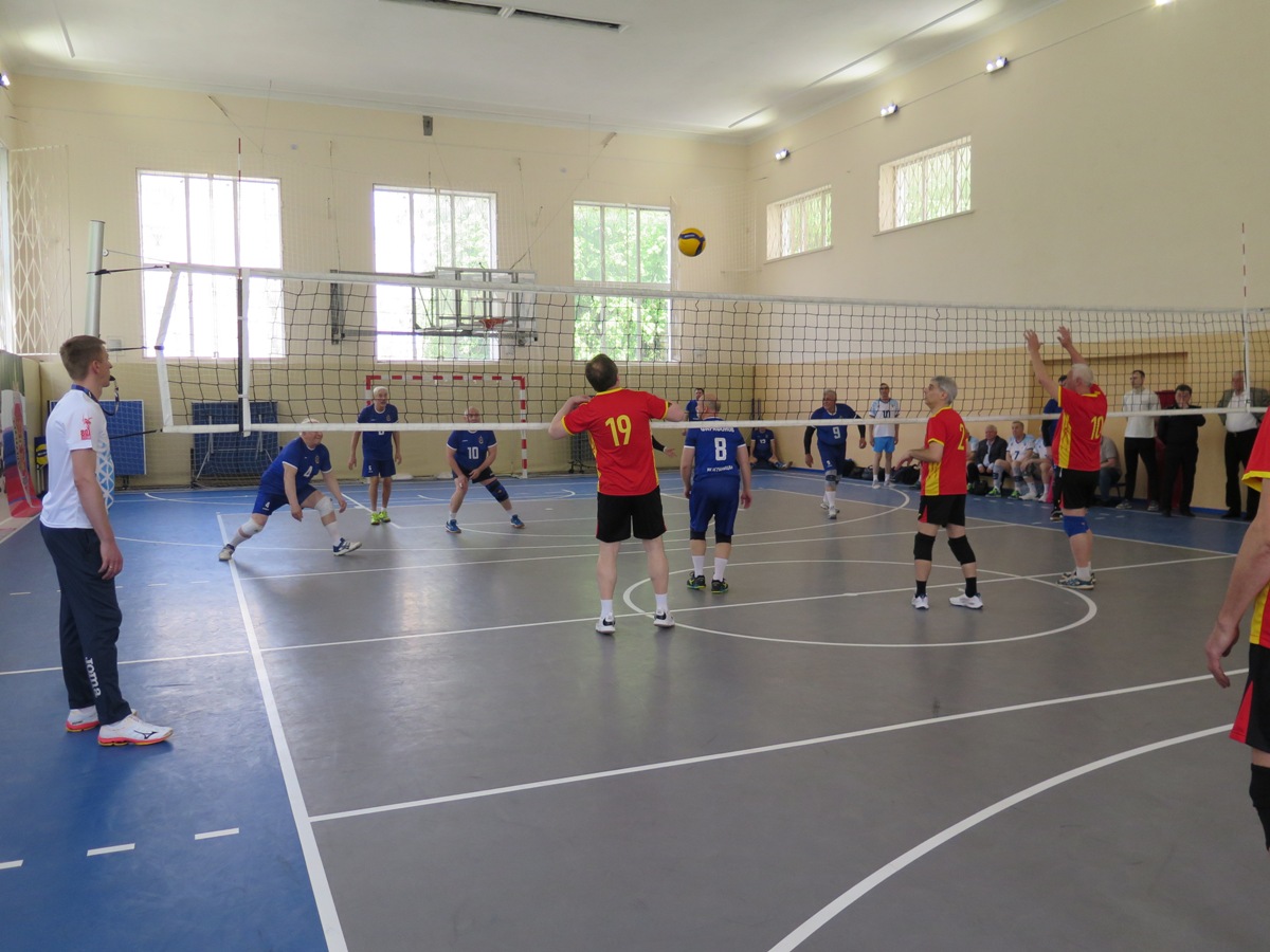 Игровой момент памятного турнира.