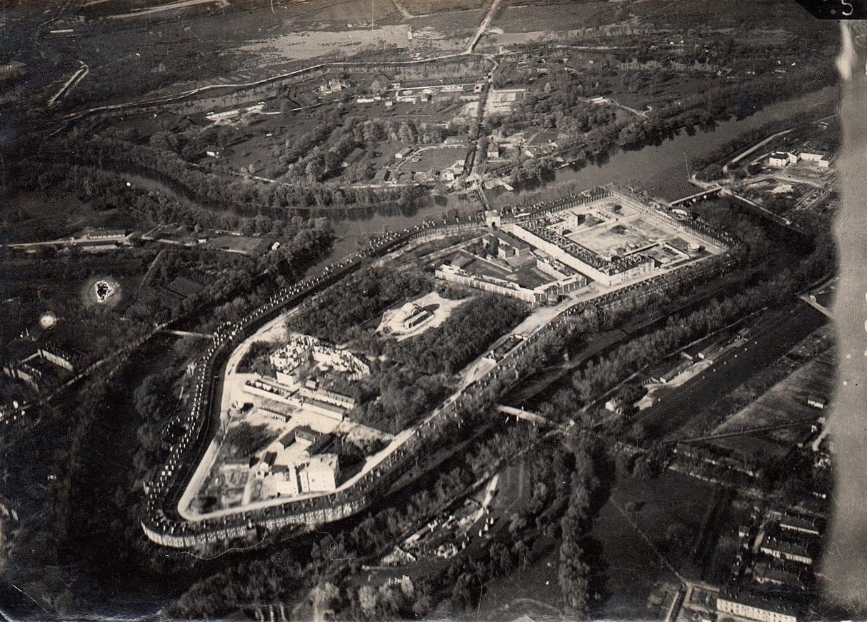 Вид на Цитадель и Тереспольское укрепление Брестской крепости, 1940-е.